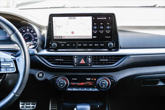 Photo of 2023 Snow White Pearl Kia Forte