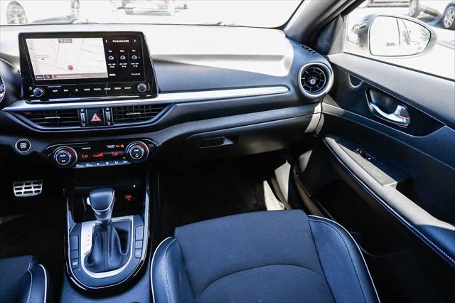 Photo of 2023 Snow White Pearl Kia Forte