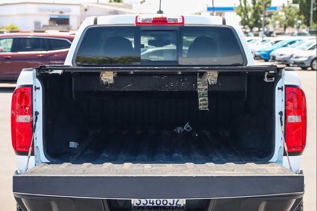 Photo of 2018 Summit White Chevrolet Colorado