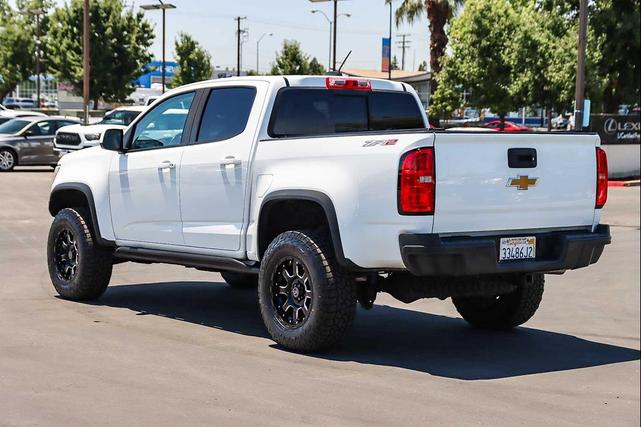 Photo of 2018 Summit White Chevrolet Colorado