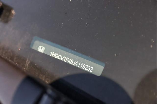 Photo of 2018 Obsidian Blue Pearl Honda Accord