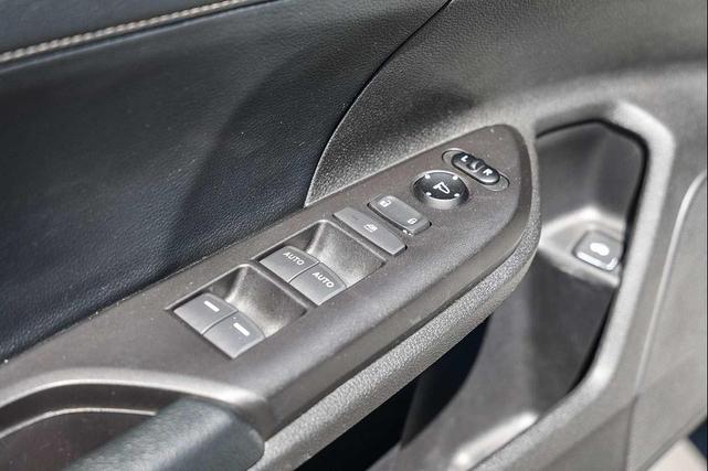 Photo of 2019 Platinum White Pearl Honda Civic