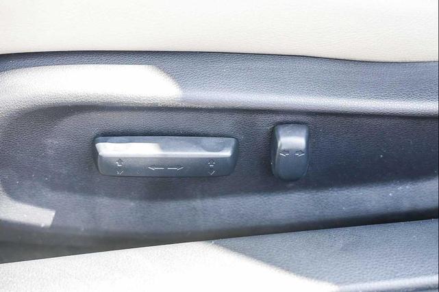 Photo of 2019 Platinum White Pearl Honda Civic