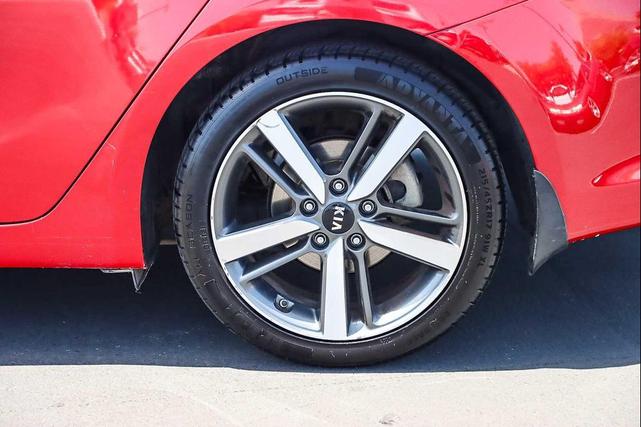 Photo of 2017 Currant Red Kia Forte