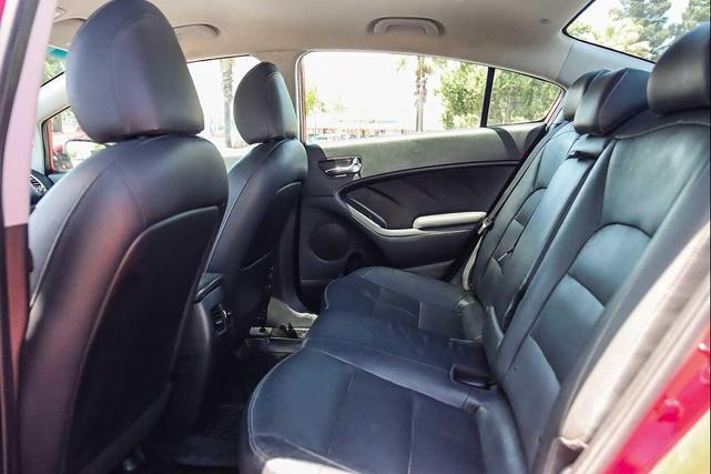 Photo of 2017 Currant Red Kia Forte