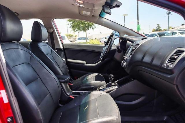 Photo of 2017 Currant Red Kia Forte