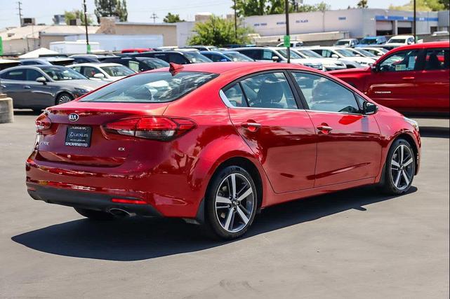 Photo of 2017 Currant Red Kia Forte