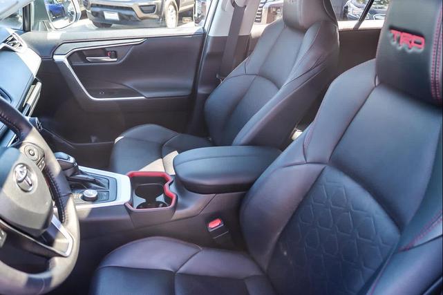 Photo of 2021 Super White Toyota RAV4