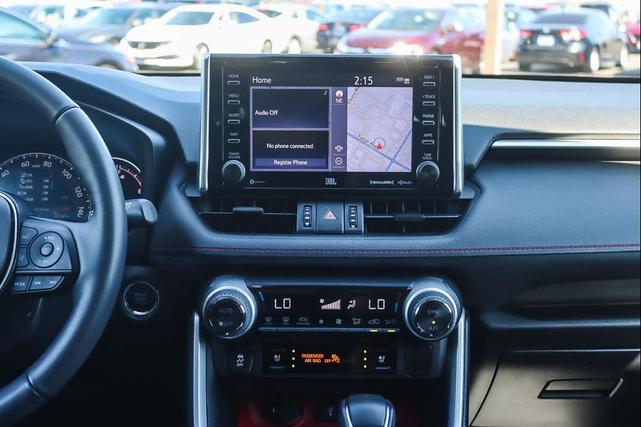 Photo of 2021 Super White Toyota RAV4