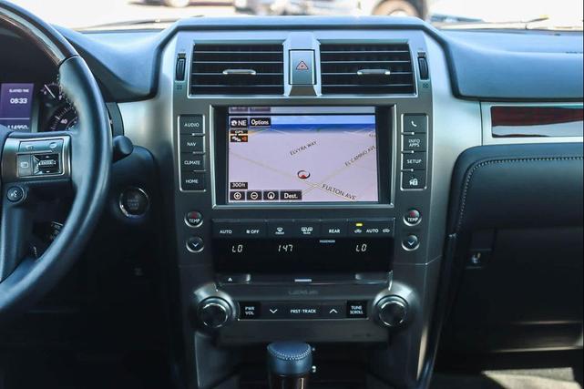 Photo of 2016 Silver Lining Metallic Lexus GX 460