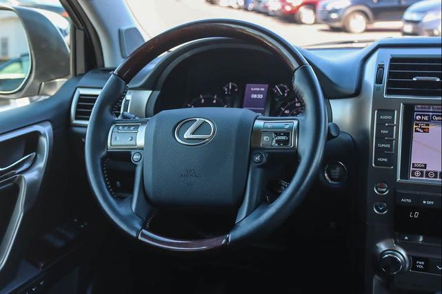 Photo of 2016 Silver Lining Metallic Lexus GX 460