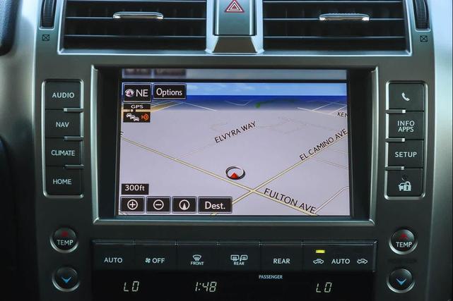 Photo of 2016 Silver Lining Metallic Lexus GX 460