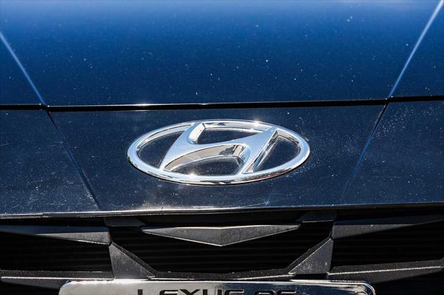 Photo of 2023 Phantom Black Hyundai ELANTRA