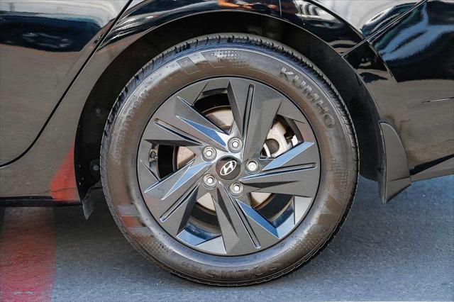 Photo of 2023 Phantom Black Hyundai ELANTRA