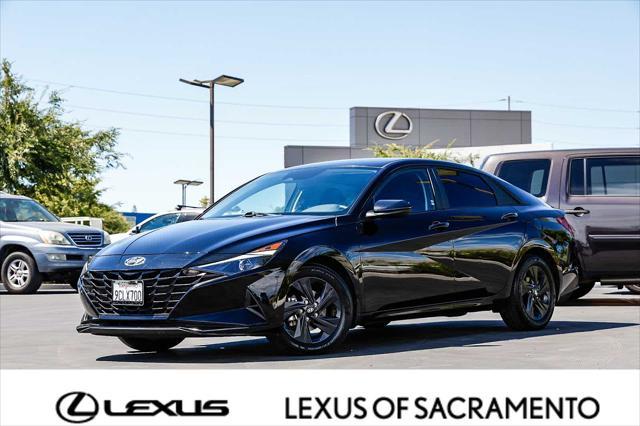 Photo of 2023 Phantom Black Hyundai ELANTRA