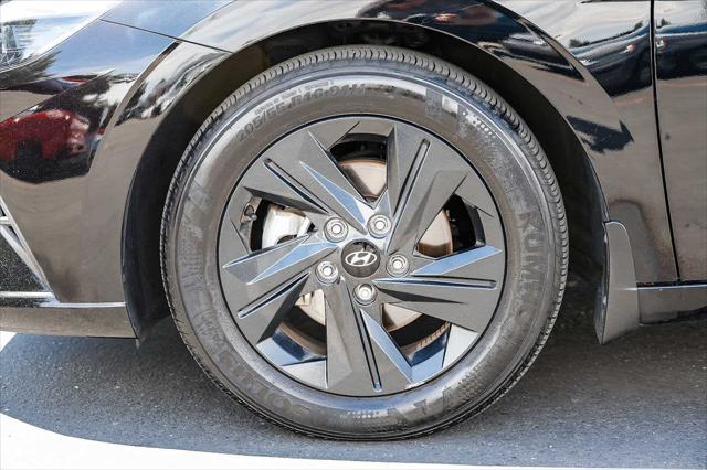 Photo of 2023 Phantom Black Hyundai ELANTRA