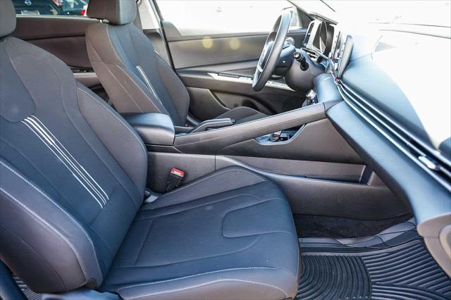 Photo of 2023 Phantom Black Hyundai ELANTRA