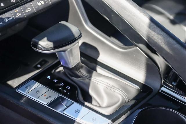 Photo of 2024 Amazon Gray Hyundai ELANTRA HEV