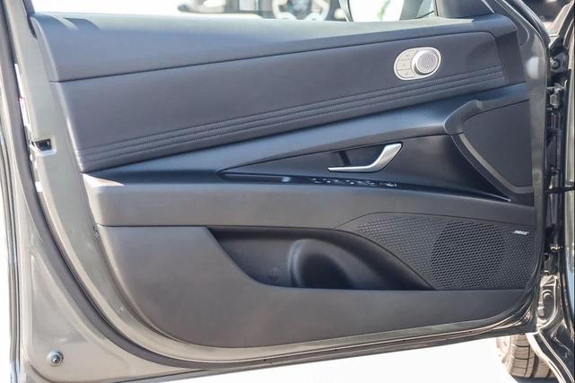 Photo of 2024 Amazon Gray Hyundai ELANTRA HEV