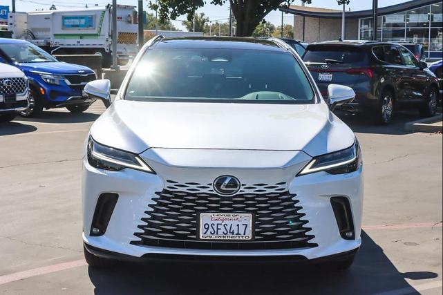 Photo of 2023 Eminent White Pearl Lexus RX 350
