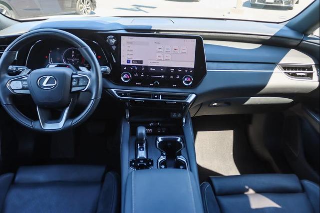 Photo of 2023 Eminent White Pearl Lexus RX 350