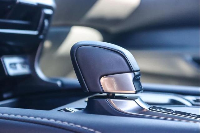 Photo of 2023 Eminent White Pearl Lexus RX 350