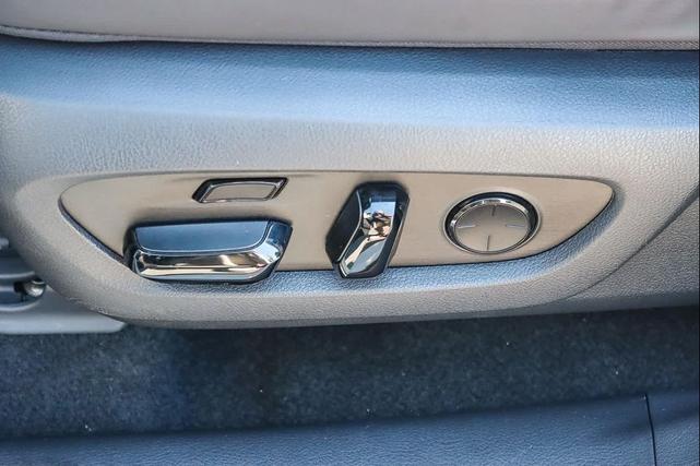Photo of 2023 Eminent White Pearl Lexus RX 350