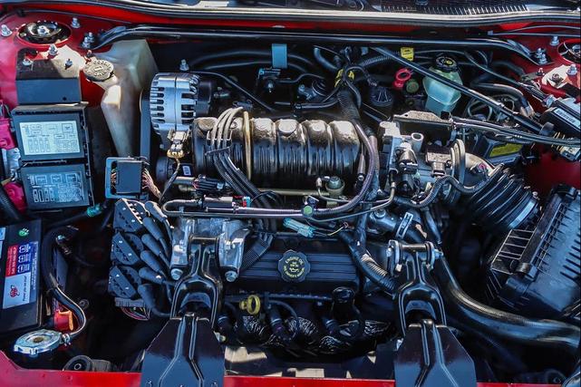 Photo of 2000 Torch Red Chevrolet Monte Carlo