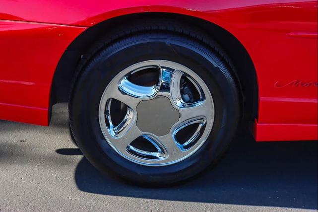 Photo of 2000 Torch Red Chevrolet Monte Carlo