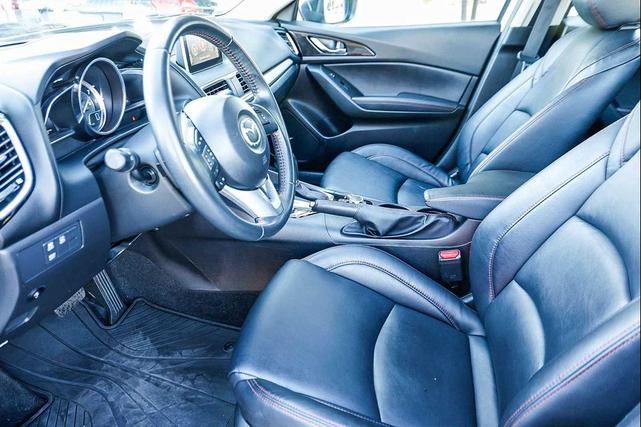 Photo of 2015 White Mazda Mazda3
