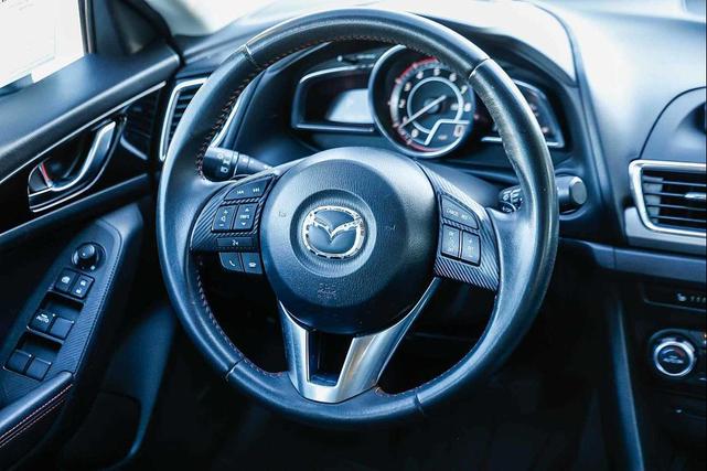 Photo of 2015 White Mazda Mazda3