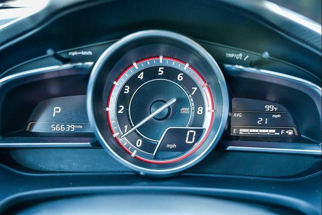 Photo of 2015 White Mazda Mazda3