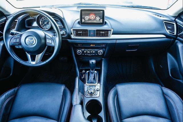 Photo of 2015 White Mazda Mazda3