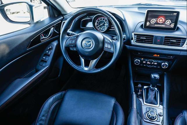 Photo of 2015 White Mazda Mazda3