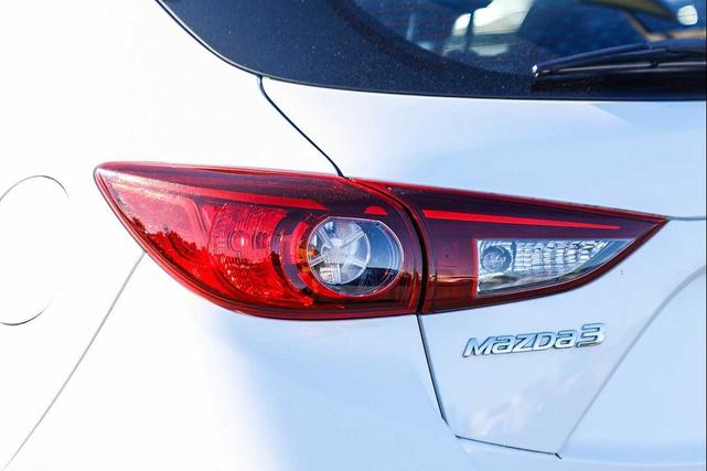 Photo of 2015 White Mazda Mazda3