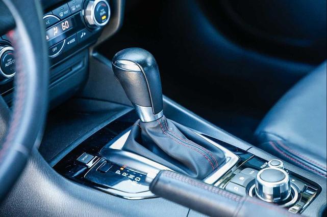 Photo of 2015 White Mazda Mazda3