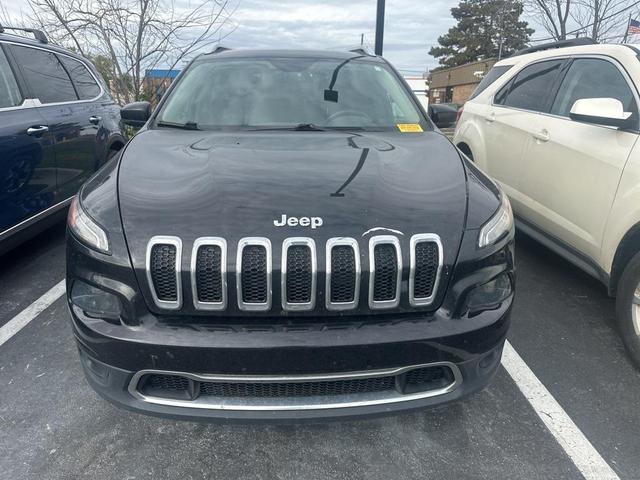 Photo of 2016 Brilliant Black Crystal Pearlcoat Jeep Cherokee