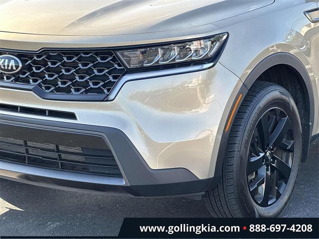 Photo of 2021 Crystal Beige Kia Sorento