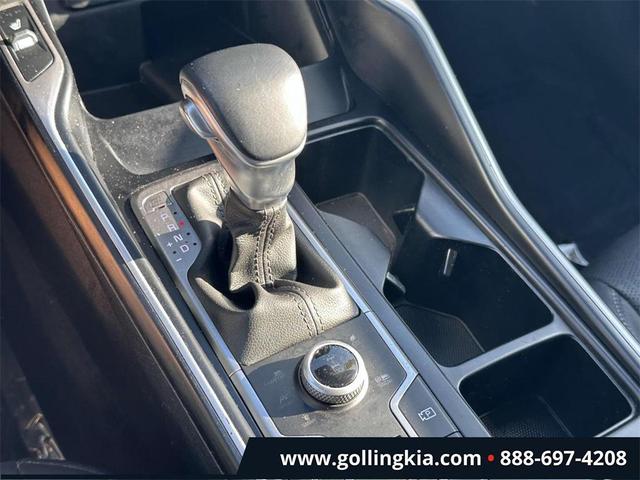 Photo of 2021 Crystal Beige Kia Sorento