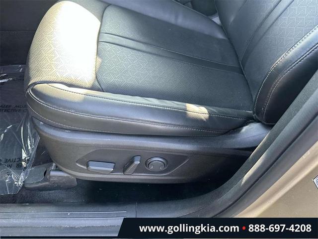 Photo of 2021 Crystal Beige Kia Sorento