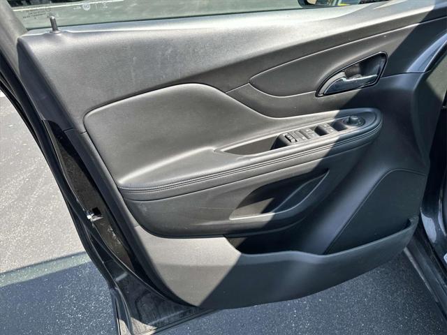 Photo of 2017 Ebony Twilight Metallic Buick Encore