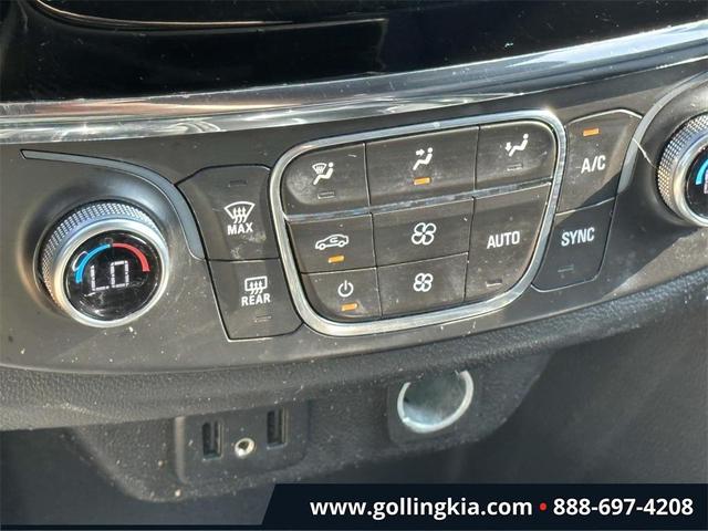 Photo of 2018 Summit White Chevrolet Traverse