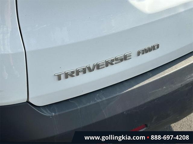 Photo of 2018 Summit White Chevrolet Traverse