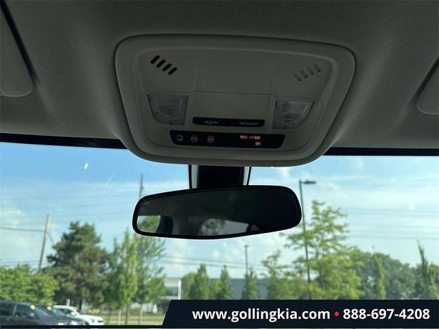 Photo of 2018 Summit White Chevrolet Traverse