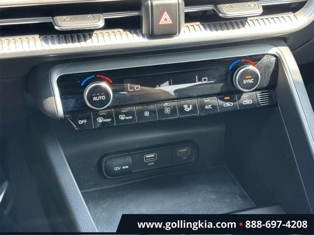 Photo of 2022 Sapphire Blue Kia K5