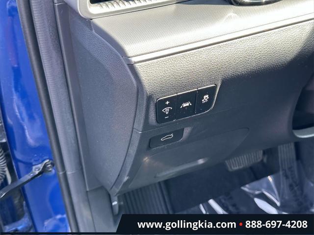 Photo of 2022 Sapphire Blue Kia K5