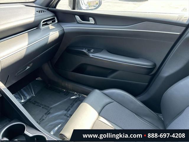 Photo of 2022 Sapphire Blue Kia K5
