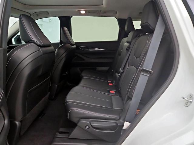 Photo of 2024 White INFINITI QX60