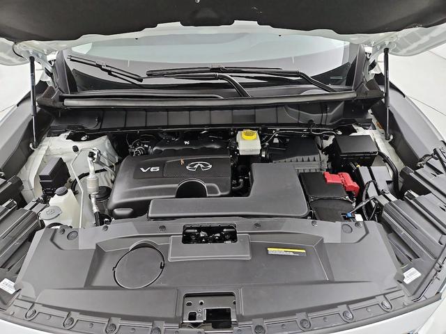 Photo of 2024 White INFINITI QX60