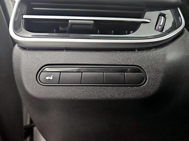Photo of 2024 White INFINITI QX60